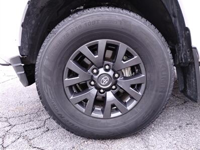 2022 Toyota Tacoma SR5 V6   - Photo 28 - Dallas, TX 75247