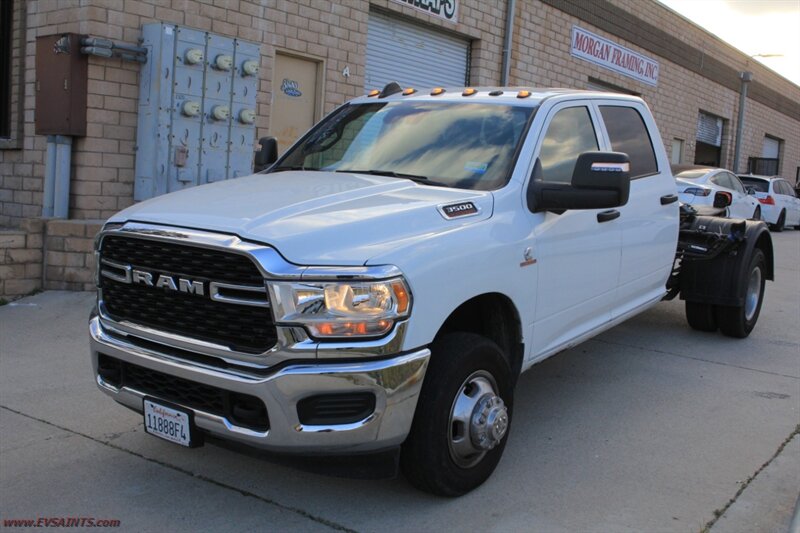 2024 RAM 3500 Tradesman - Photo 2 - Rialto, CA 92376-8618