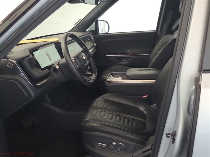 2025 Rivian R1S Adventure - Photo 6 - Rialto, CA 92376-8618