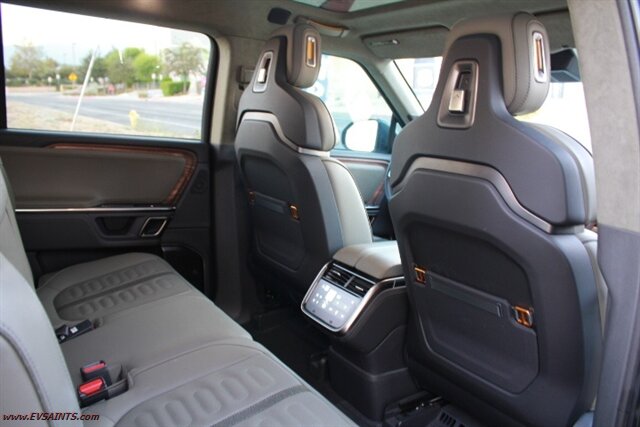 2023 Rivian R1S Adventure AWD - Photo 13 - Rialto, CA 92376-8618