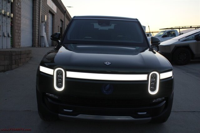 2023 Rivian R1S Adventure AWD - Photo 30 - Rialto, CA 92376-8618