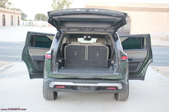 2023 Rivian R1S Adventure AWD - Photo 8 - Rialto, CA 92376-8618