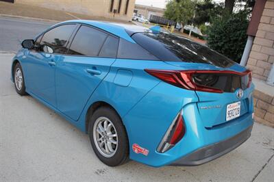 2017 Toyota Prius Prime Premium  UO TO $8000 REBATES - Photo 5 - Rialto, CA 92376-8618