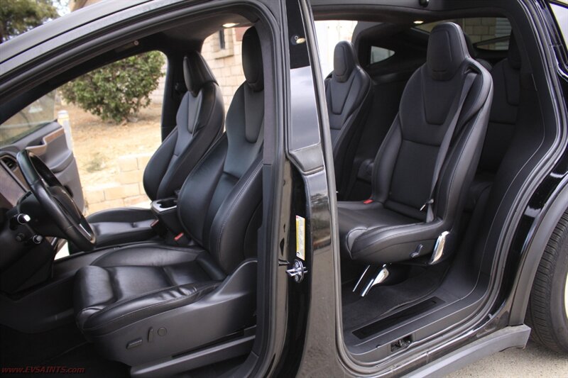 2021 Tesla Model X Long Range Plus   - Photo 13 - Rialto, CA 92376-8618