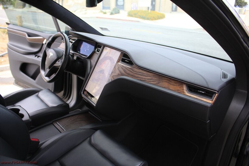 2021 Tesla Model X Long Range Plus   - Photo 12 - Rialto, CA 92376-8618
