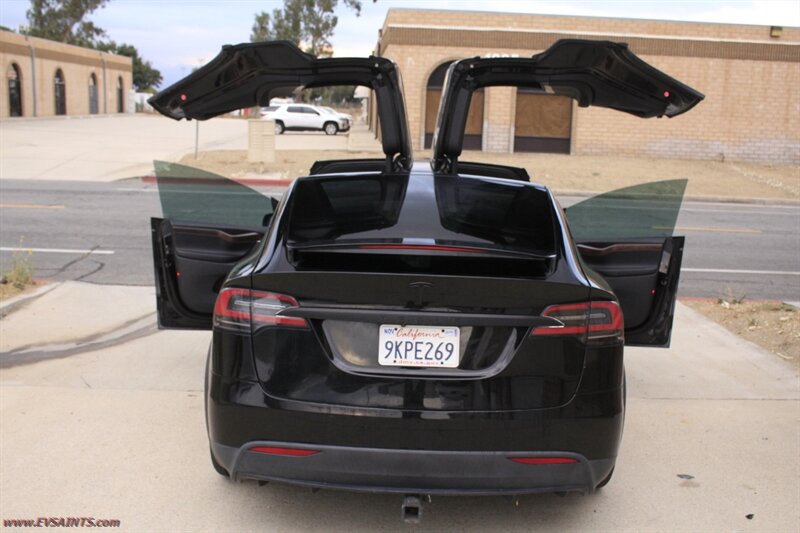 2021 Tesla Model X Long Range Plus   - Photo 10 - Rialto, CA 92376-8618