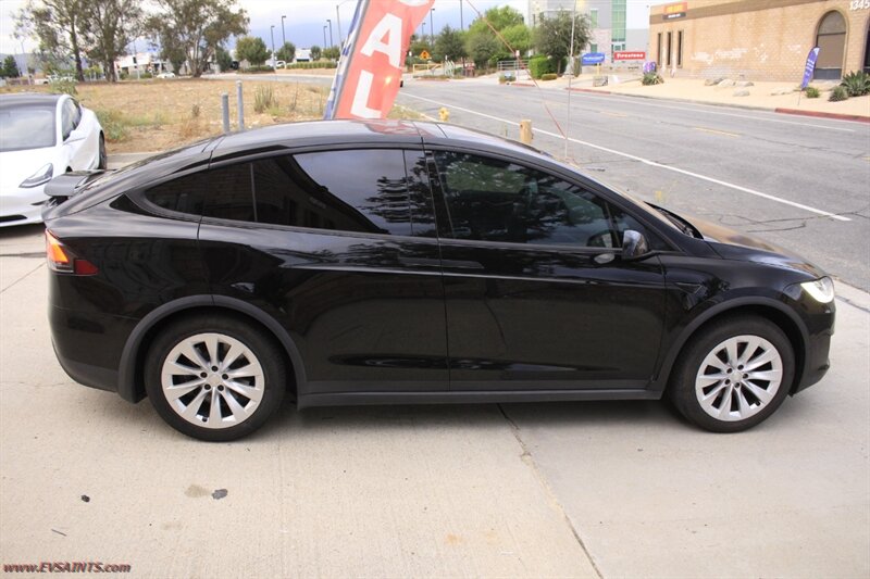 2021 Tesla Model X Long Range Plus   - Photo 4 - Rialto, CA 92376-8618