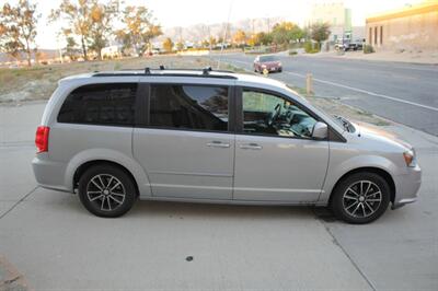 2018 Dodge Grand Caravan GT  EASY FINANCE - Photo 9 - Rialto, CA 92376-8618