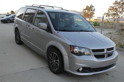 2018 Dodge Grand Caravan GT  EASY FINANCE - Photo 3 - Rialto, CA 92376-8618