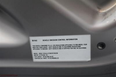 2024 Tesla Cybertruck Foundation AWD   - Photo 30 - Rialto, CA 92376-8618
