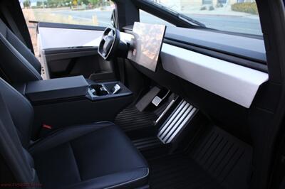 2024 Tesla Cybertruck Foundation AWD   - Photo 23 - Rialto, CA 92376-8618