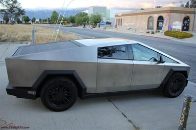 2024 Tesla Cybertruck Foundation AWD   - Photo 13 - Rialto, CA 92376-8618