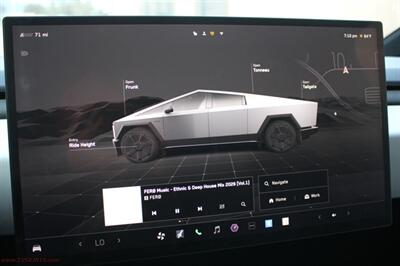 2024 Tesla Cybertruck Foundation AWD   - Photo 31 - Rialto, CA 92376-8618