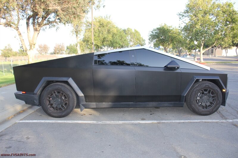 2024 Tesla Cybertruck Foundation AWD WARRANTY - FINANCING - Photo 5 - Rialto, CA 92376-8618