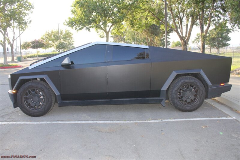 2024 Tesla Cybertruck Foundation AWD WARRANTY - FINANCING - Photo 4 - Rialto, CA 92376-8618