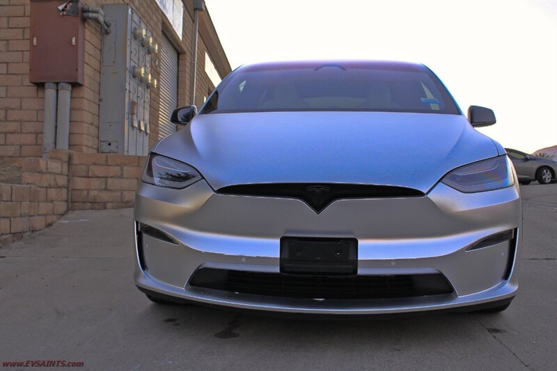 2022 Tesla Model X   - Photo 9 - Rialto, CA 92376-8618