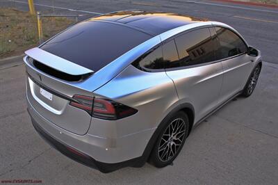 2022 Tesla Model X   - Photo 5 - Rialto, CA 92376-8618