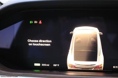 2022 Tesla Model X   - Photo 21 - Rialto, CA 92376-8618