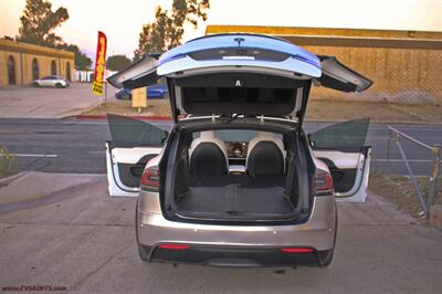2022 Tesla Model X   - Photo 18 - Rialto, CA 92376-8618