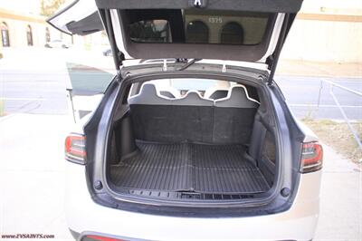 2022 Tesla Model X   - Photo 13 - Rialto, CA 92376-8618