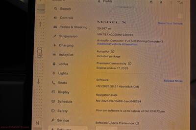 2022 Tesla Model X   - Photo 24 - Rialto, CA 92376-8618