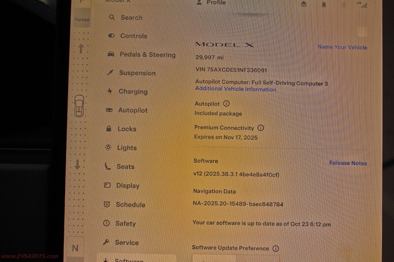 2022 Tesla Model X   - Photo 24 - Rialto, CA 92376-8618