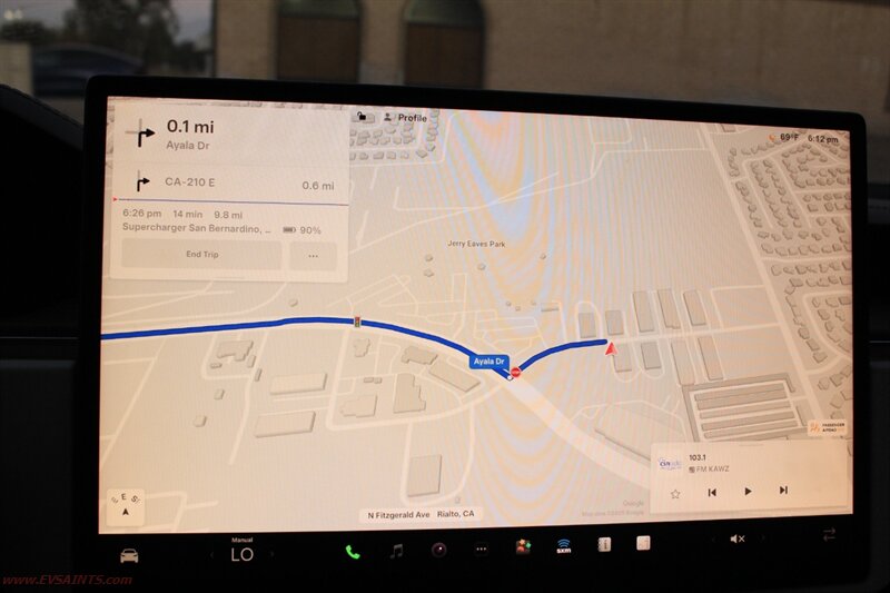 2022 Tesla Model X   - Photo 23 - Rialto, CA 92376-8618