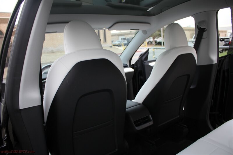 2023 Tesla Model Y AWD - Photo 15 - Rialto, CA 92376-8618