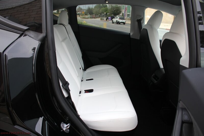 2023 Tesla Model Y AWD - Photo 11 - Rialto, CA 92376-8618