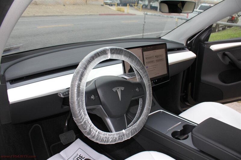 2023 Tesla Model Y AWD - Photo 17 - Rialto, CA 92376-8618