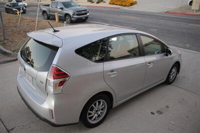 2017 Toyota Prius v Three  Finance Available - Photo 10 - Rialto, CA 92376-8618