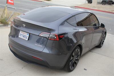 2022 Tesla Model Y Performance  WARRANTY - FINANCING - Photo 10 - Rialto, CA 92376-8618