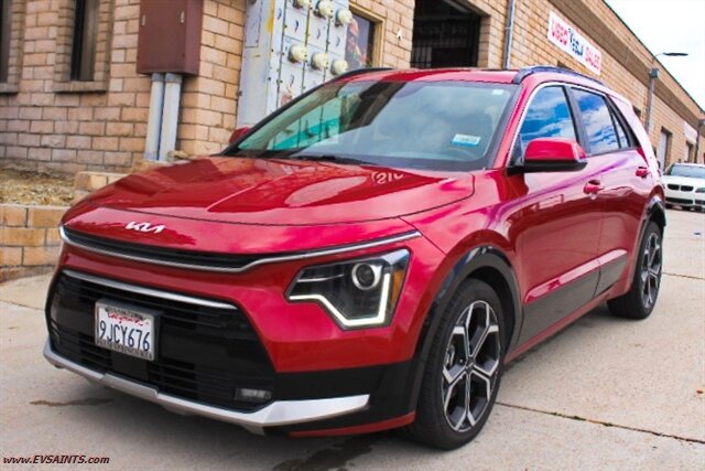 2023 Kia Niro EX Touring  Finance Available - Photo 1 - Rialto, CA 92376-8618