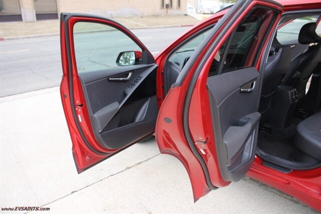 2023 Kia Niro EX Touring Finance Available - Photo 12 - Rialto, CA 92376-8618