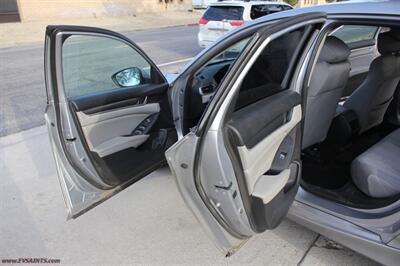 2019 Honda Accord Hybrid   - Photo 11 - Rialto, CA 92376-8618