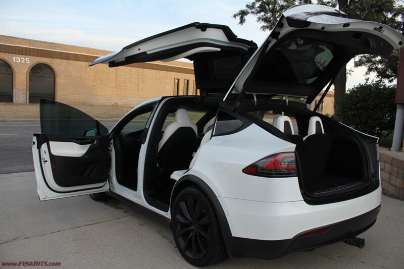 2020 Tesla Model X Performance Ludicrous Plus Mode - Photo 14 - Rialto, CA 92376-8618