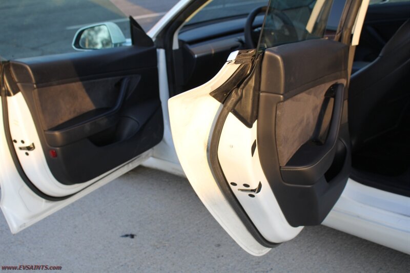 2020 Tesla Model 3 Long Range FSD INCLUDED - Photo 10 - Rialto, CA 92376-8618