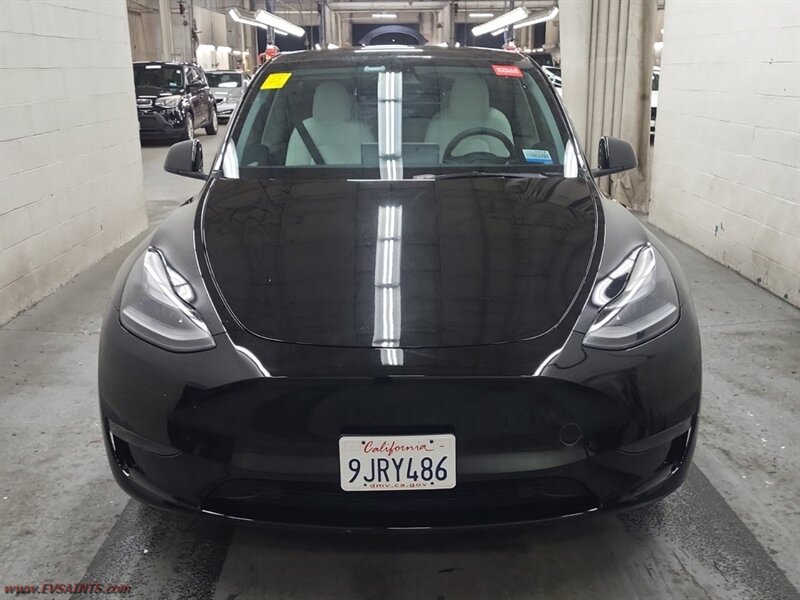 2023 Tesla Model Y Long Range - Photo 1 - Rialto, CA 92376-8618