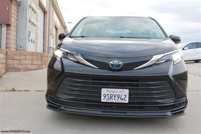 2024 Toyota Sienna LE 8-Passenger  HYBRID - Photo 2 - Rialto, CA 92376-8618