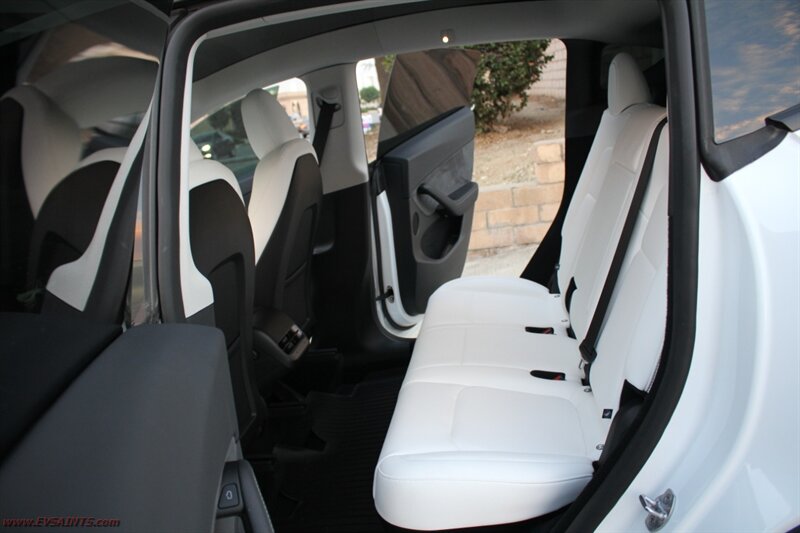 2025 Tesla Model Y Performance We Finance This - Photo 13 - Rialto, CA 92376-8618