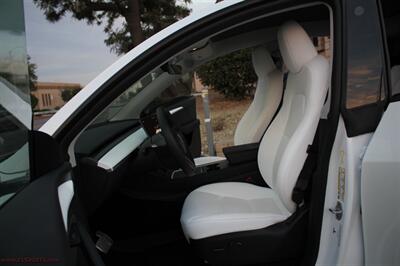2025 Tesla Model Y Performance We Finance This - Photo 11 - Rialto, CA 92376-8618