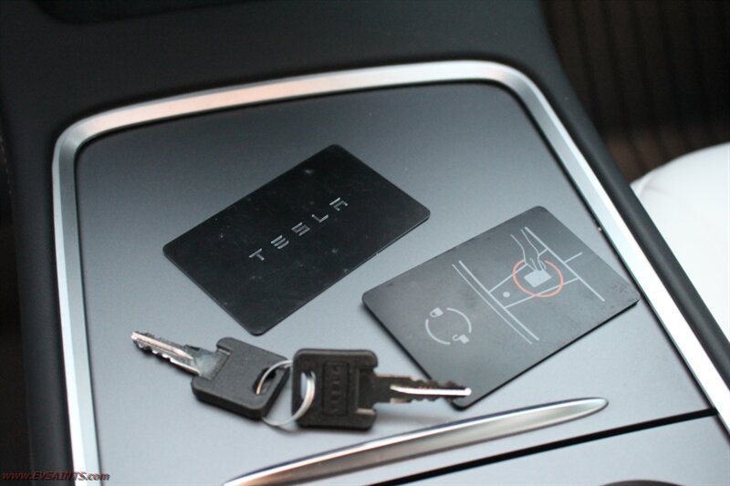 2025 Tesla Model Y Performance We Finance This - Photo 21 - Rialto, CA 92376-8618