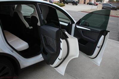 2025 Tesla Model Y Performance We Finance This - Photo 9 - Rialto, CA 92376-8618