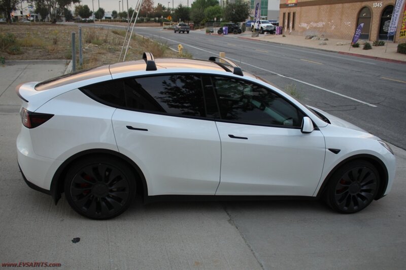 2025 Tesla Model Y Performance We Finance This - Photo 8 - Rialto, CA 92376-8618