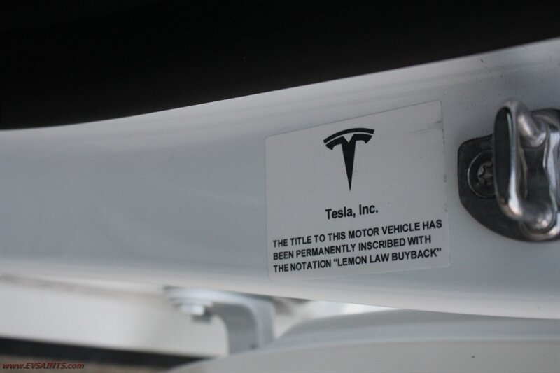 2025 Tesla Model Y Performance We Finance This - Photo 17 - Rialto, CA 92376-8618