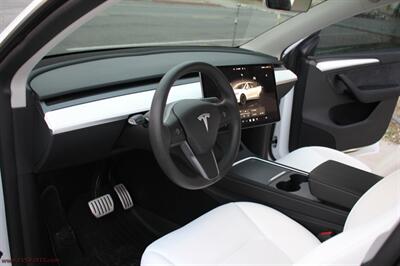 2025 Tesla Model Y Performance We Finance This - Photo 12 - Rialto, CA 92376-8618