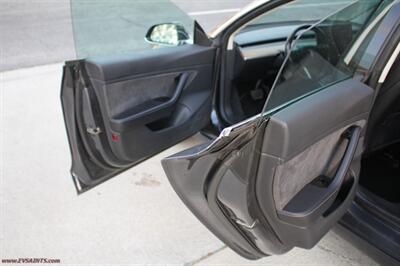 2018 Tesla Model 3 Long Range  We Finance - Photo 10 - Rialto, CA 92376-8618