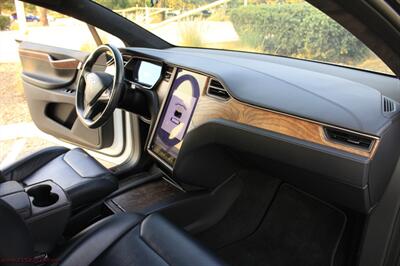 2019 Tesla Model X Long Range  EV Rebate - Finance - Warranty - Photo 10 - Rialto, CA 92376-8618