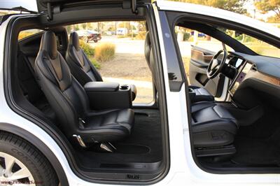 2019 Tesla Model X Long Range  EV Rebate - Finance - Warranty - Photo 4 - Rialto, CA 92376-8618