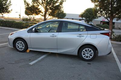 2019 Toyota Prius LE  We Finance - Photo 3 - Rialto, CA 92376-8618